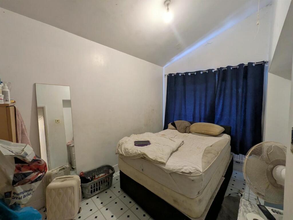 Apartment in Bath, Twerton - View 5