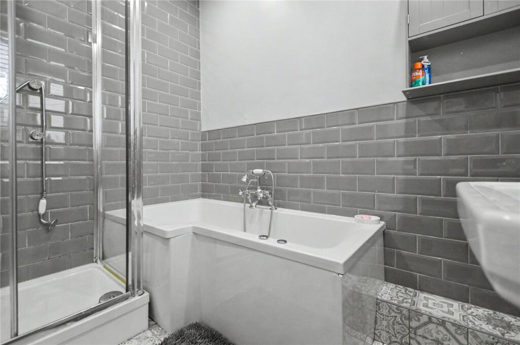 Apartment in Leeds - More