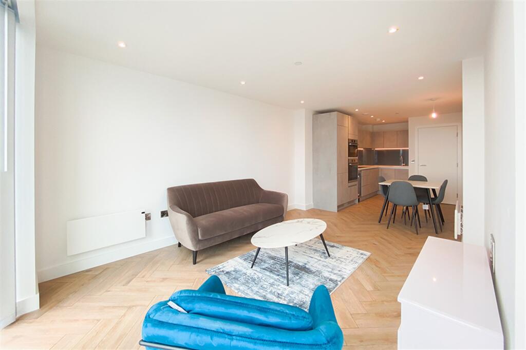 Elizabeth Tower, M15 photo 4