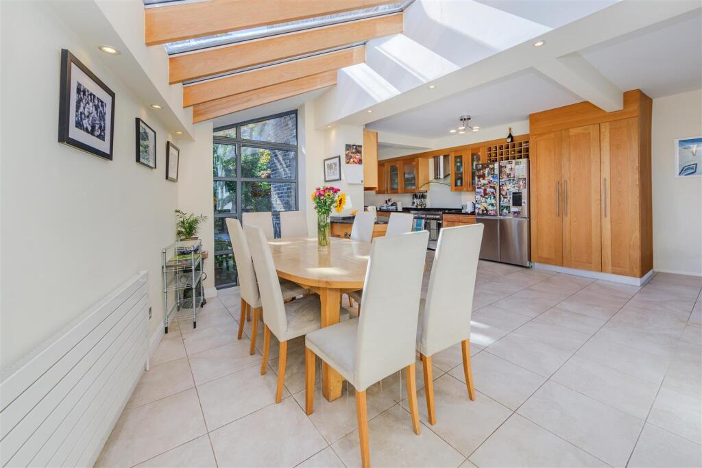 House in London - View 5