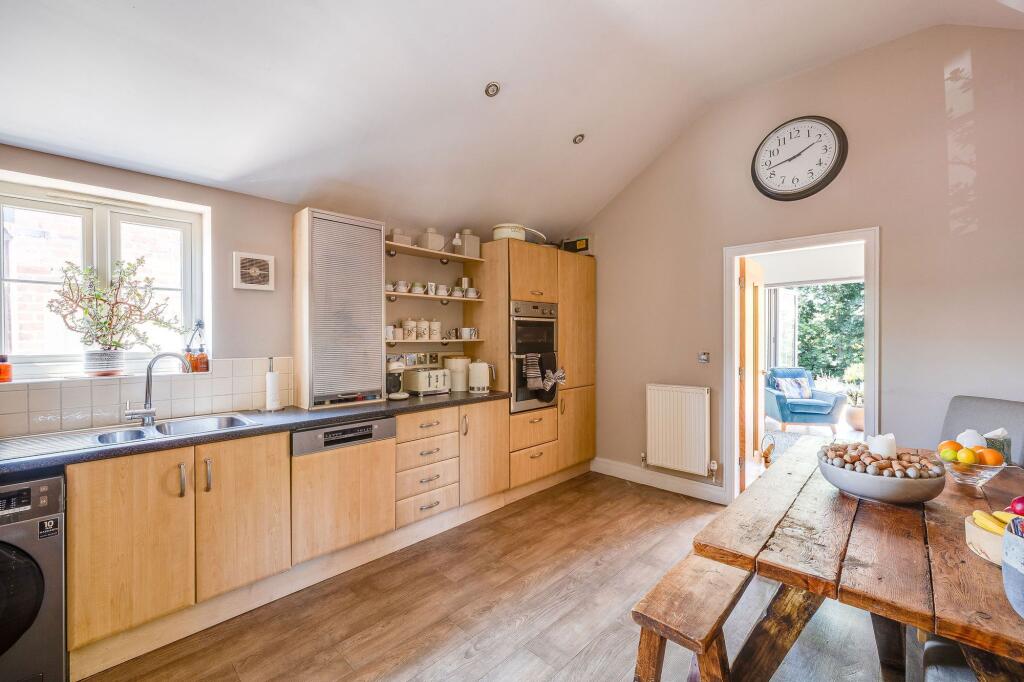 Fern Close, Cross Lanes, LL13 photo 4
