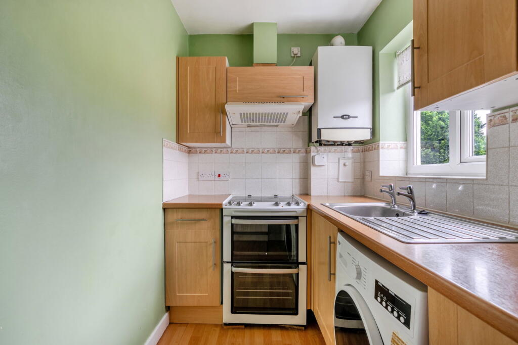 Apartment in Warminster, Wiltshire - View 6