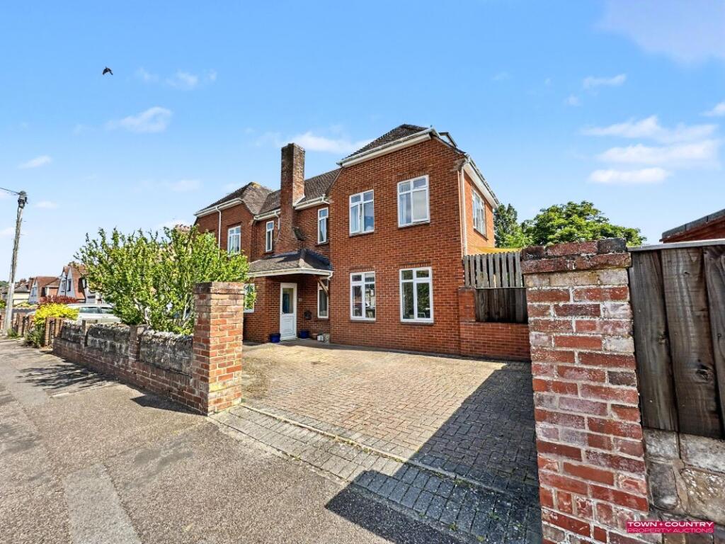 Main image of property: 12 Broadway, Exeter, Devon, EX2 9LU