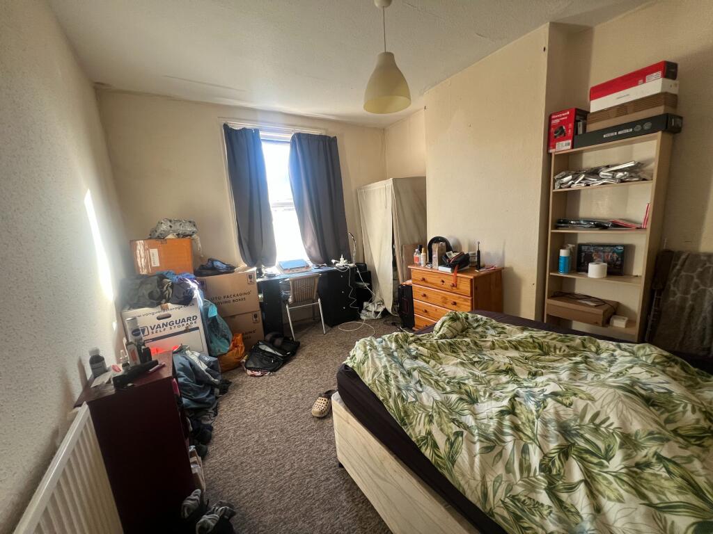 5 bedroom flat for rent