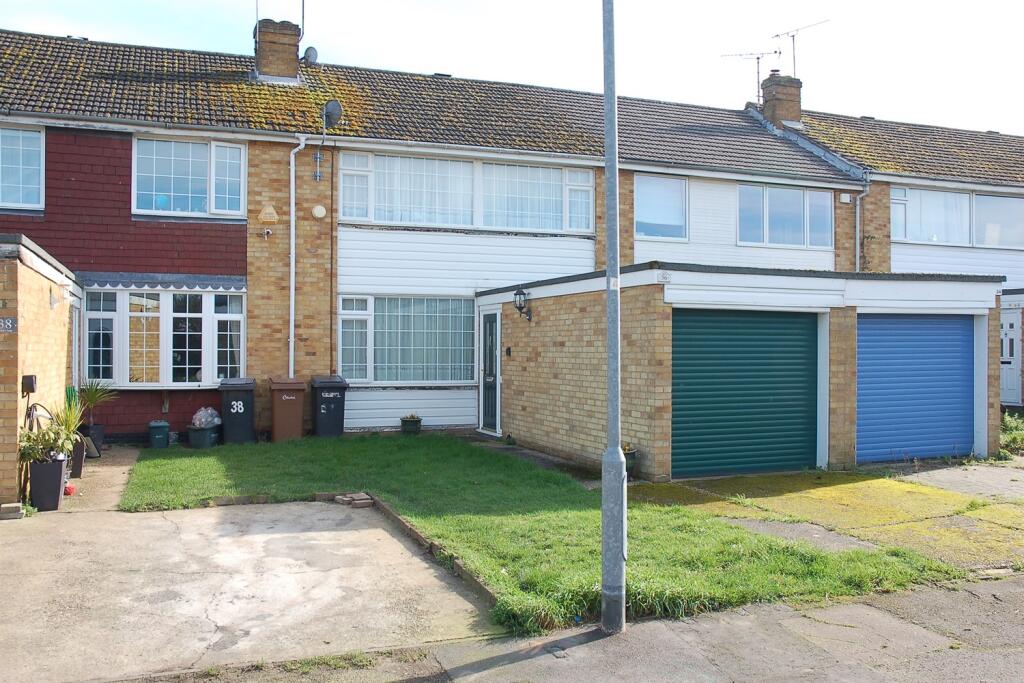 3-bed terraced on Pawle Close, Chelmsford, CM2, £375,000