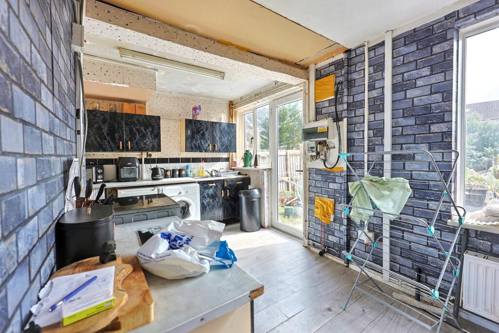 House in Gloucester - View 4