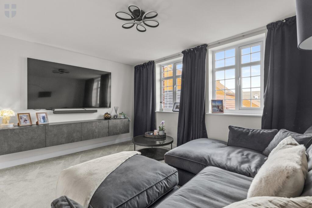 House in Aylesbury, Orchard Green, Kingsbrook - More