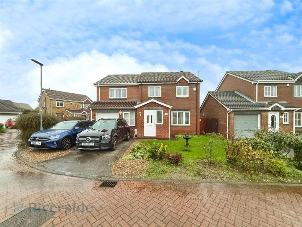 Main image of property: Pilots Way, Hull