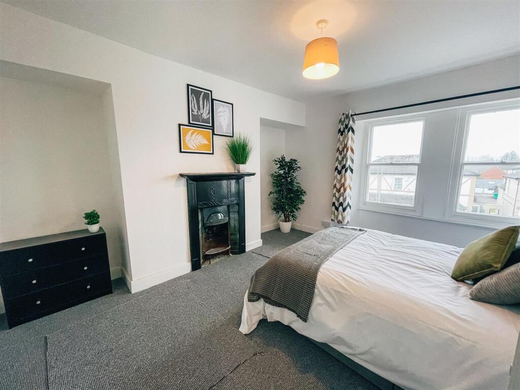 Main image of property: Newport Road Room 8, Cardiff