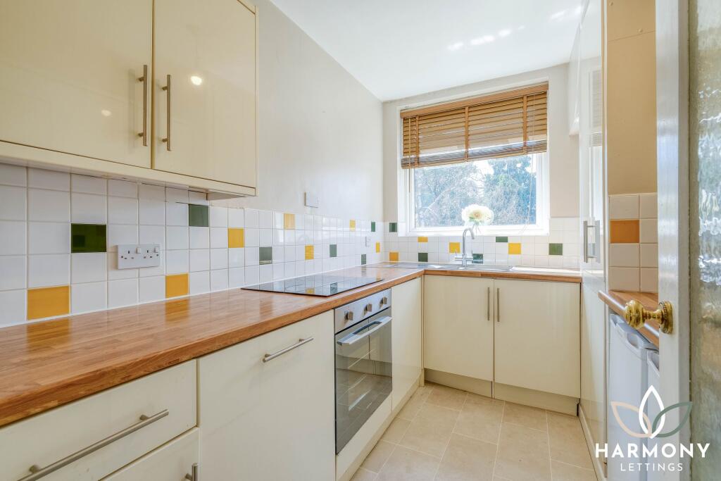 Apartment in Solihull, Blossomfield - More