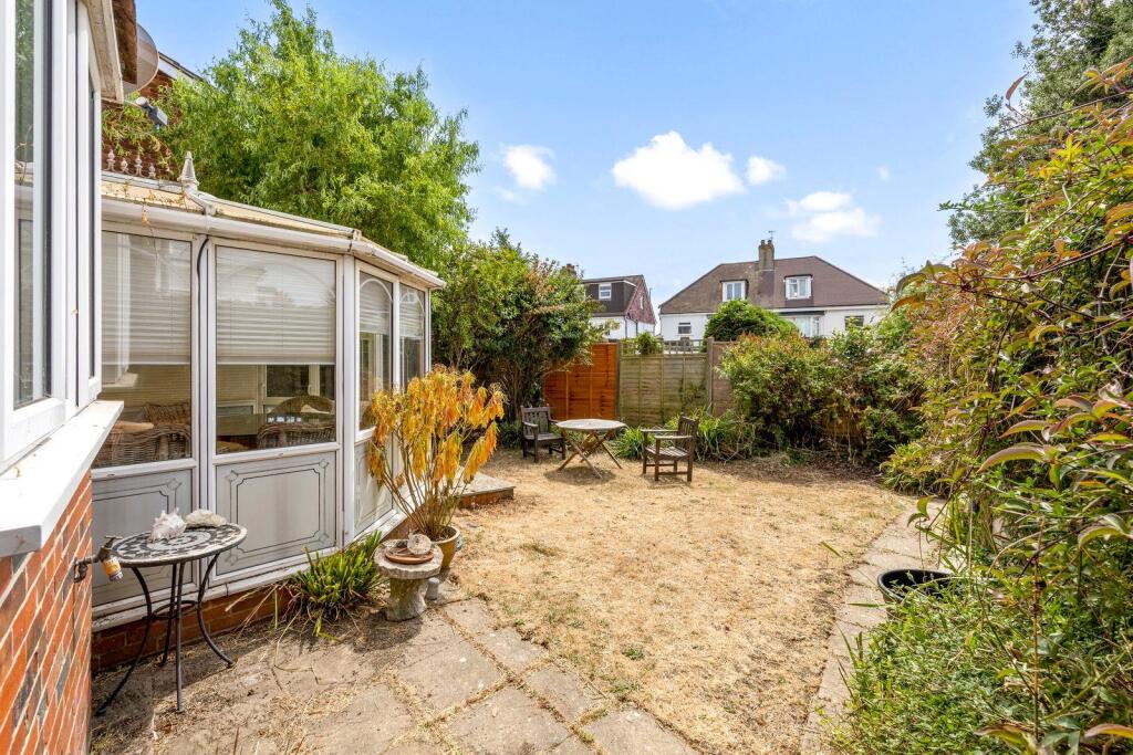 Cranmer Avenue, Hove photo 4