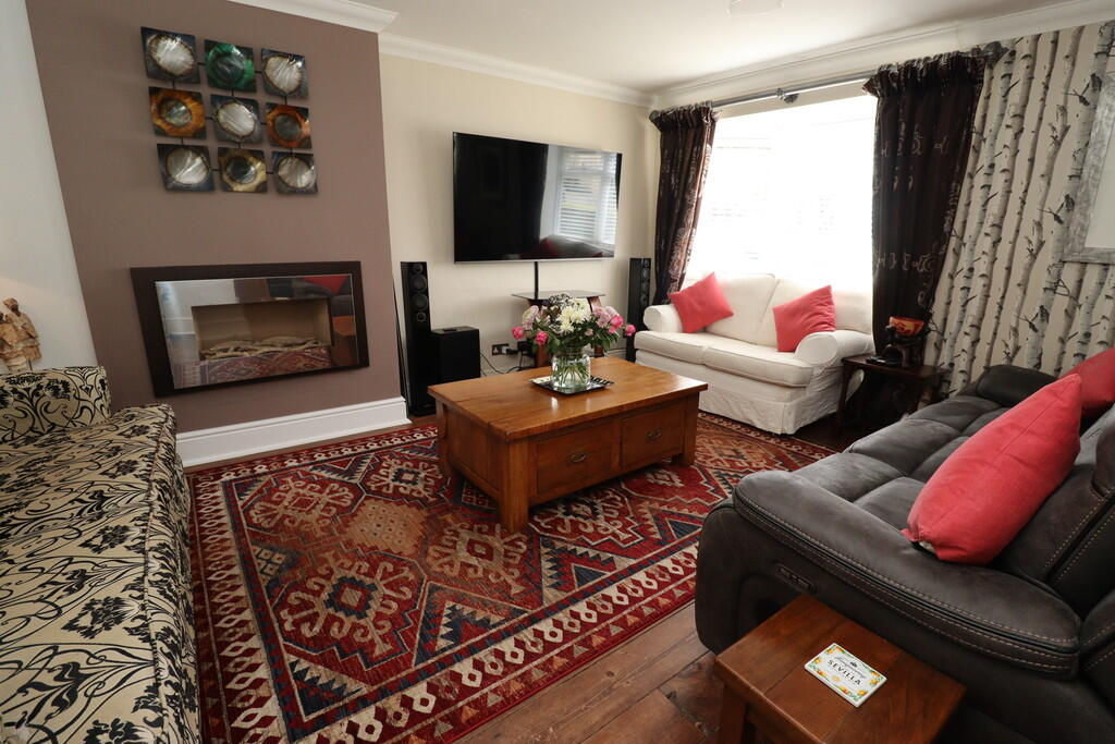 House in North Kesteven, Navenby - View 3