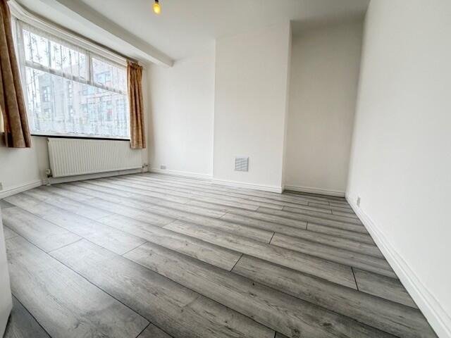House in London - View 2