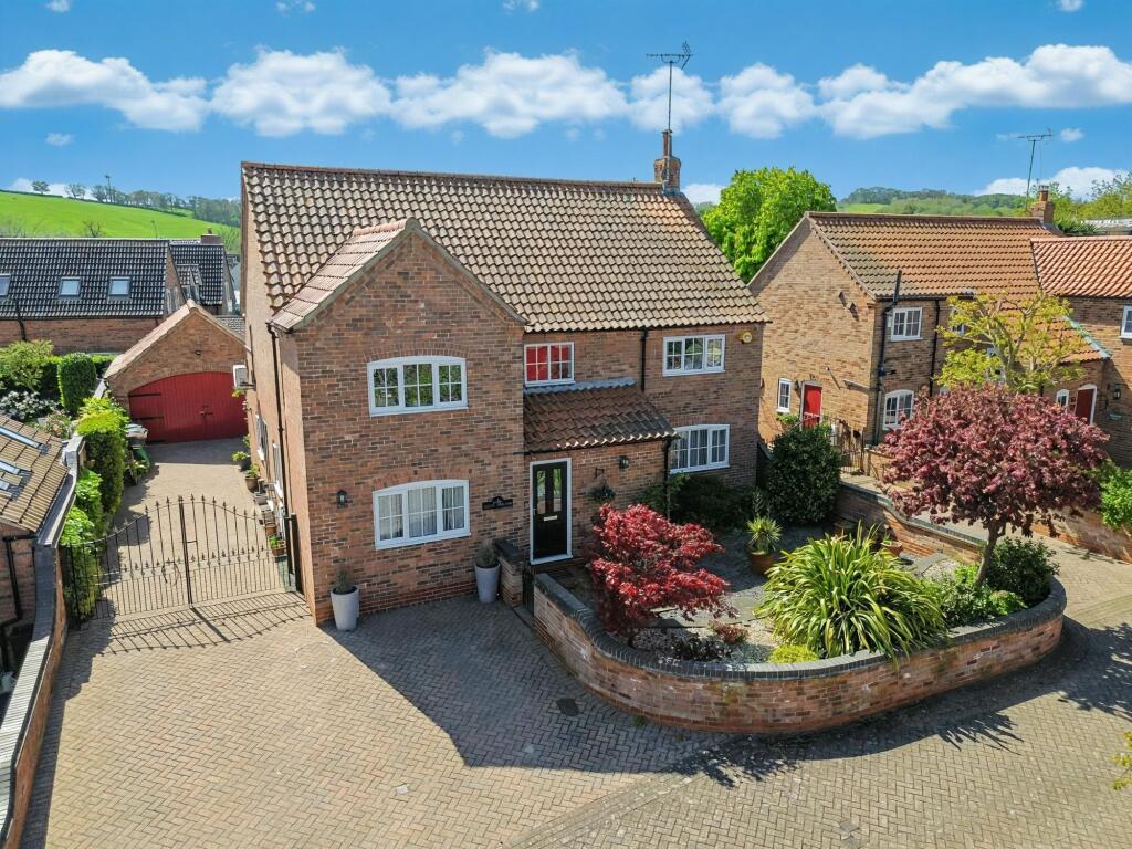 Main image of property: Doveys Orchard, Calverton, Nottingham