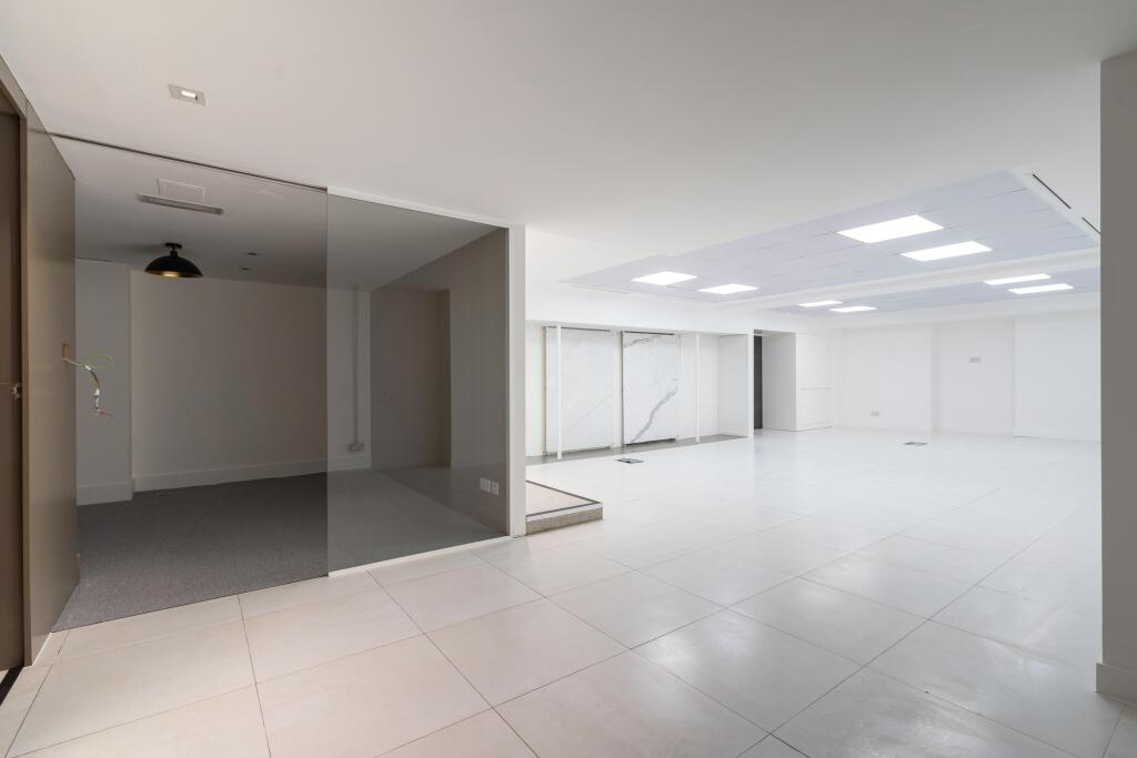 LG Floor