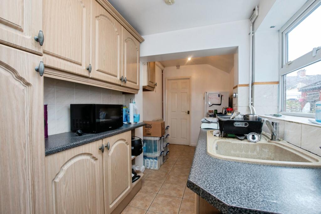 House in Ashfield, Sutton in Ashfield, Nottinghamshire - View 5