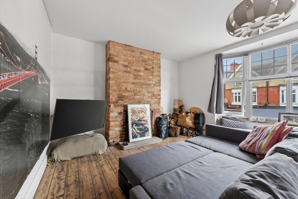 Apartment in Christchurch, Pokesdown, Bournemouth - View 2