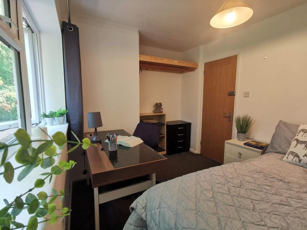 Main image of property: 5 Bed Student Home - 43 Downs Road, Canterbury