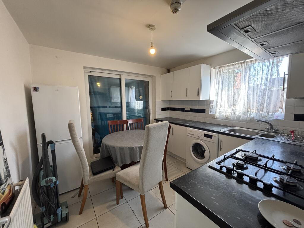 Apartment in Derby - View 2