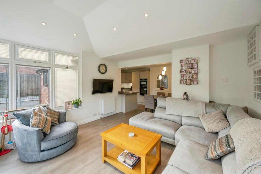 House in Broughton, North Lincolnshire - More