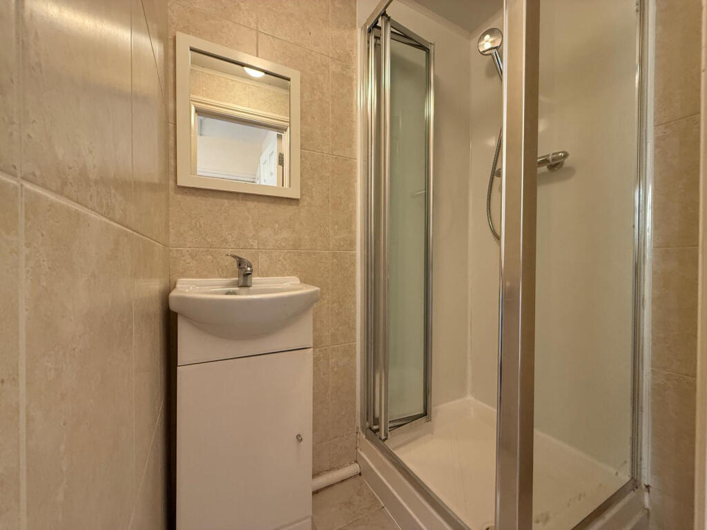 4 bedroom flat for rent