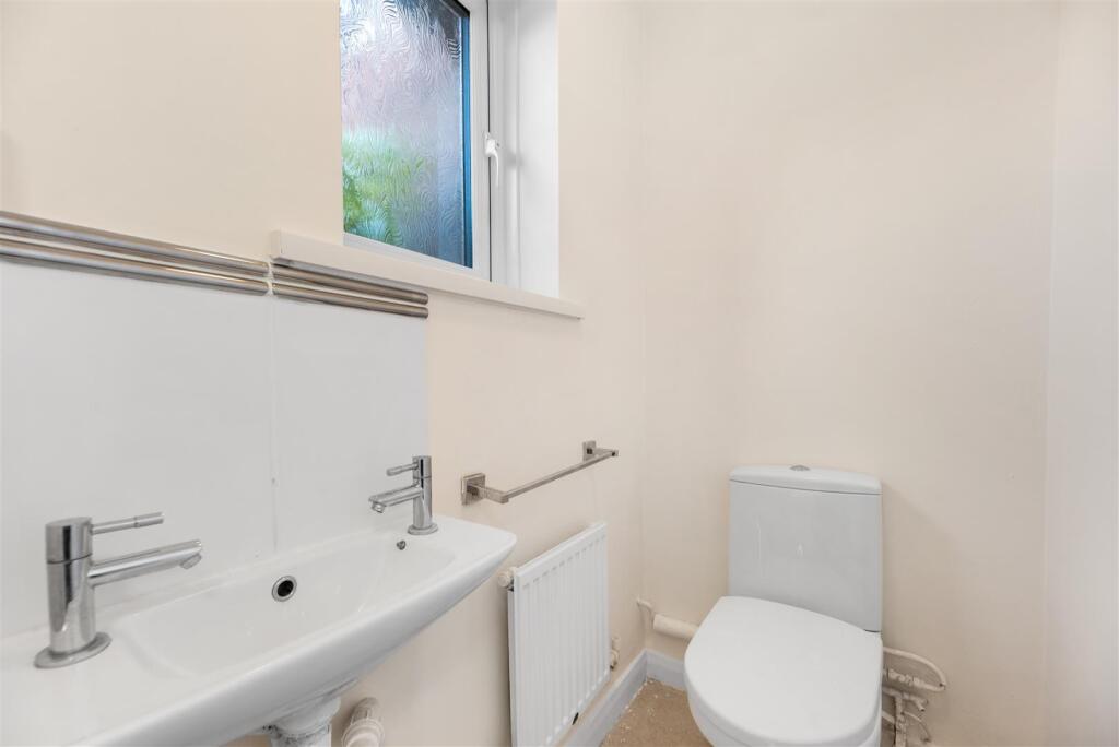 House in Swansea, Birchgrove - More