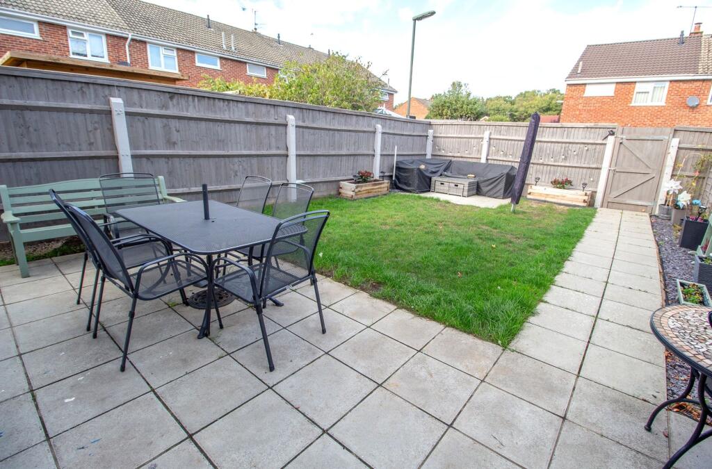 House in Guildford, Surrey - View 2