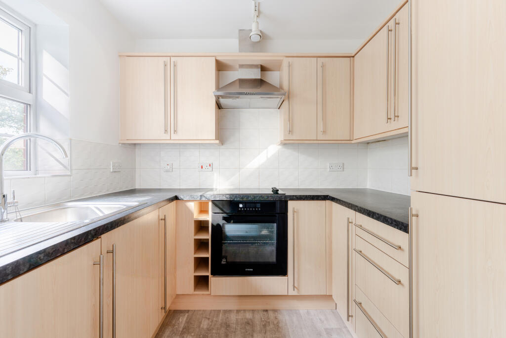Apartment in Bradley Stoke - View 2
