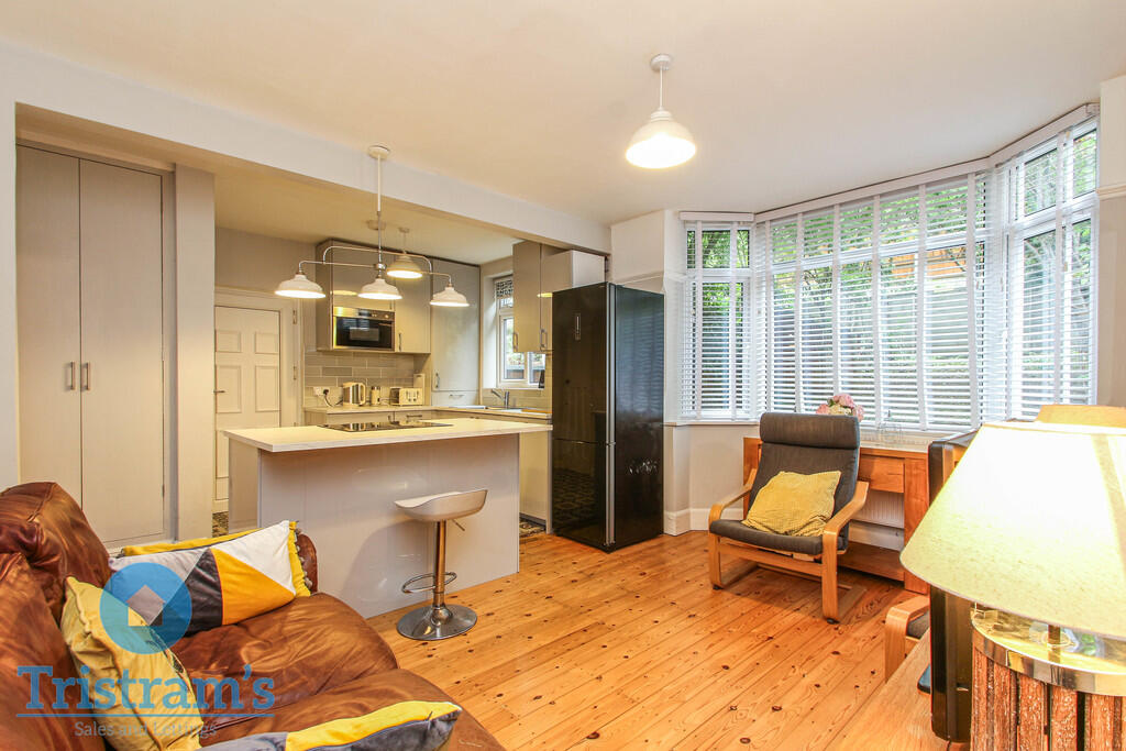House in Nottingham, Nottinghamshire - More