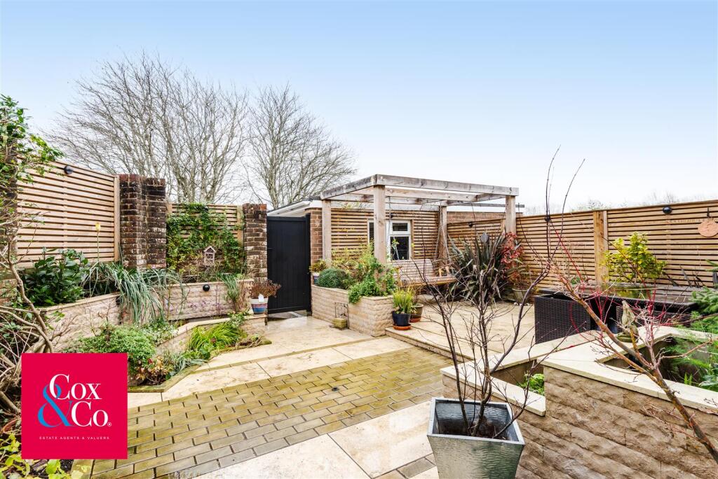 Bush Cottage Close, Portslade photo 4