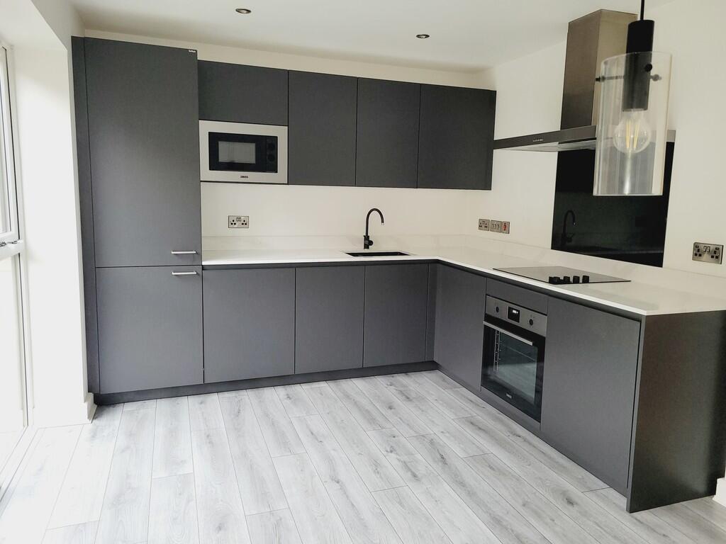 House in Huddersfield - View 3