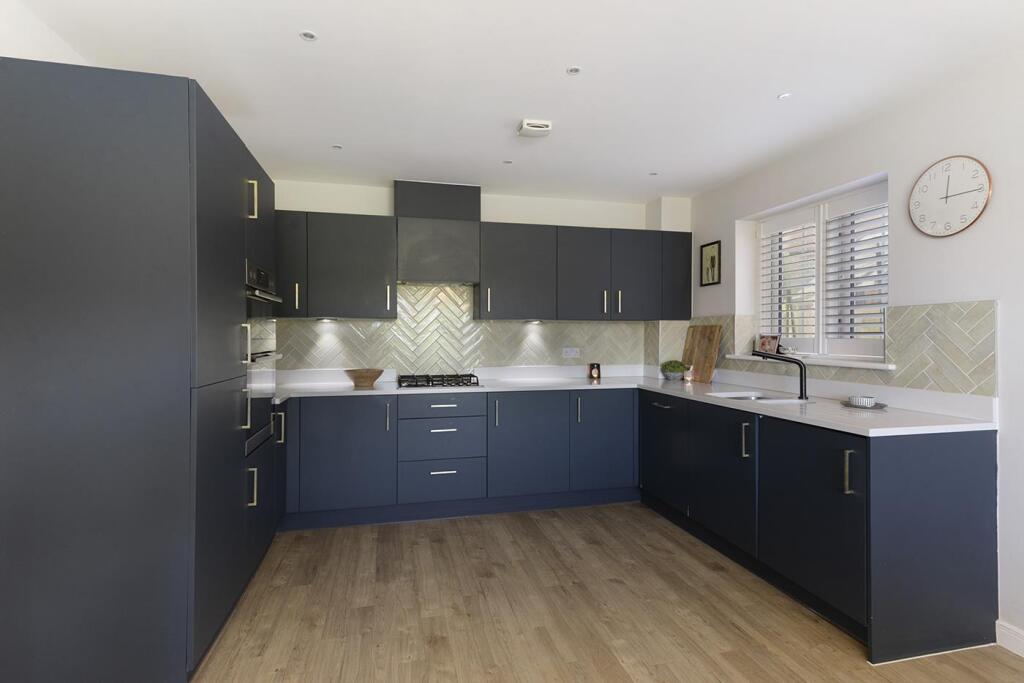 Beacon Avenue, Kings Hill, photo 4