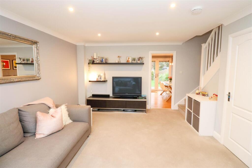 Hunnels Close, Church Crookham, Fleet - More