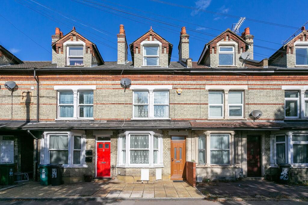 House in Watford - View 3