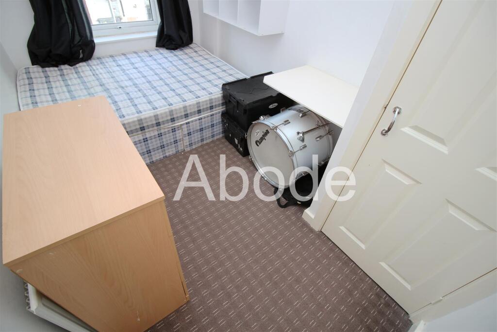 House in Leeds - View 2