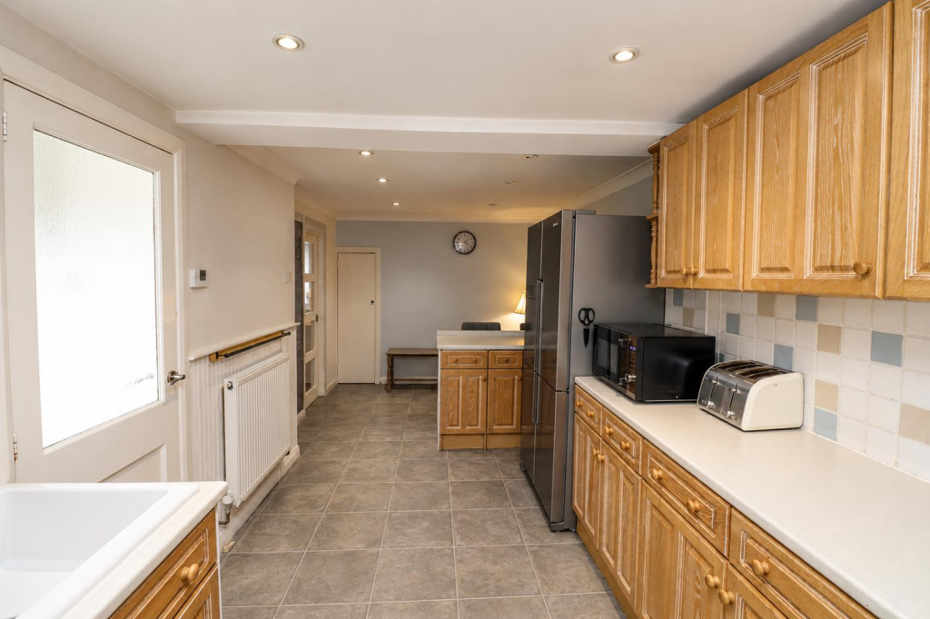 House in Hart, Church Crookham - View 4