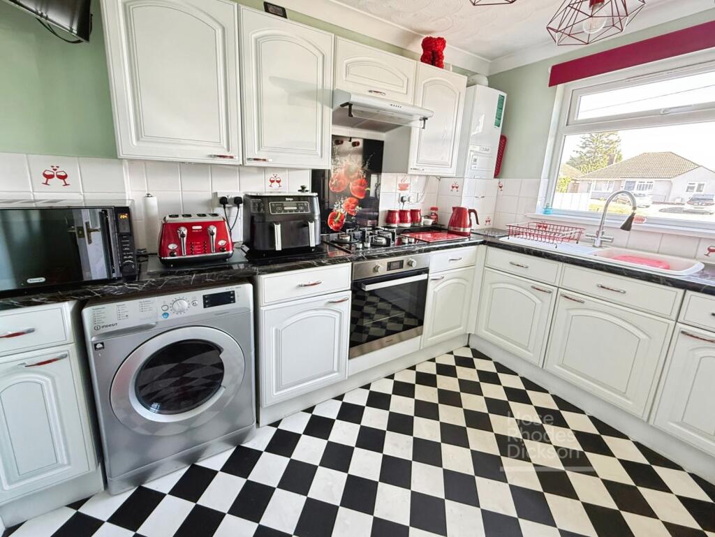 House in Newport, Gunville - View 2