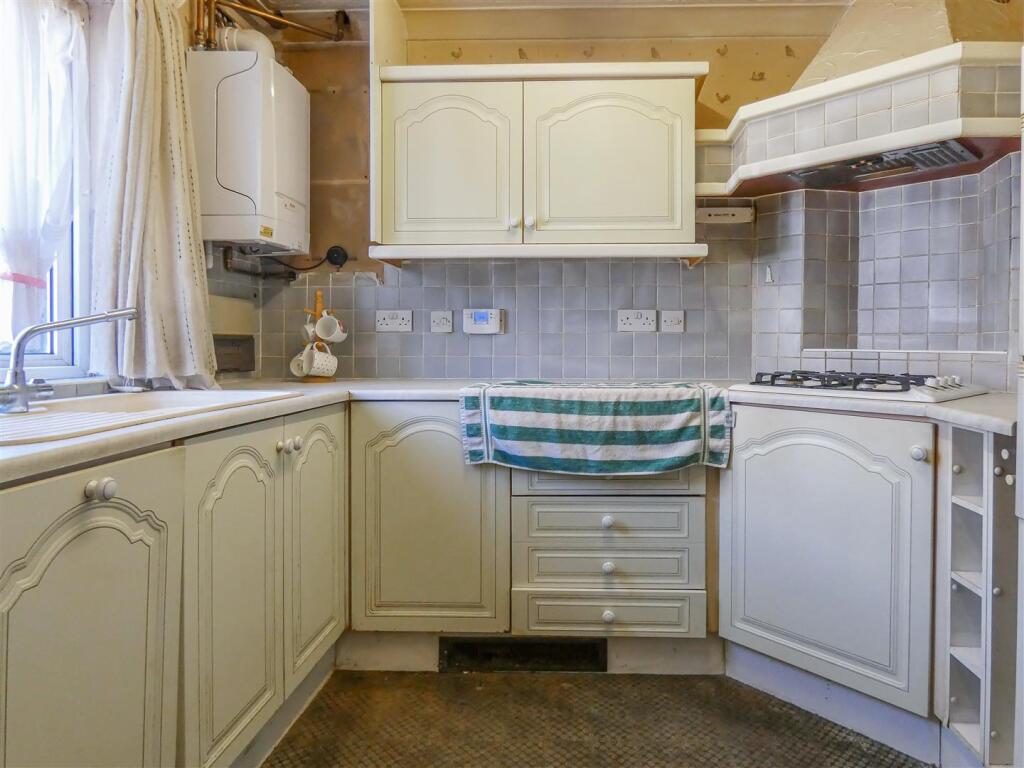 House in Arun, Rustington - More