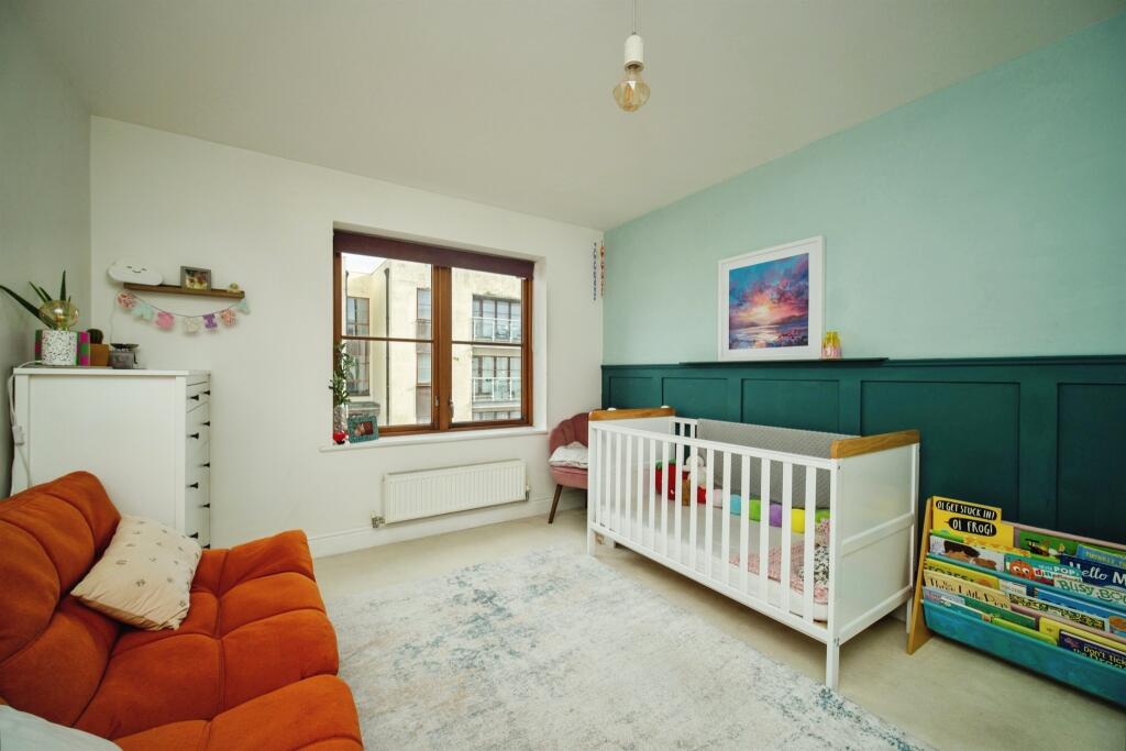 Greenlands Road, Basingstoke - More