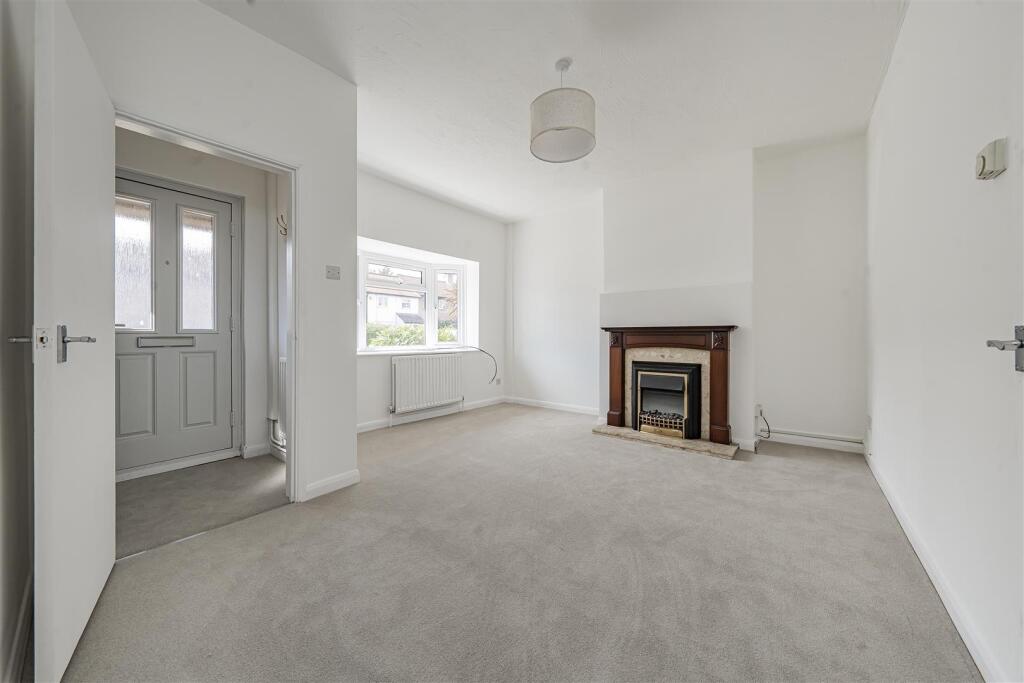 Dedworth Road, Windsor photo 2