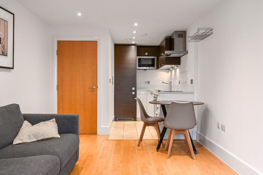 Apartment in London - View 3