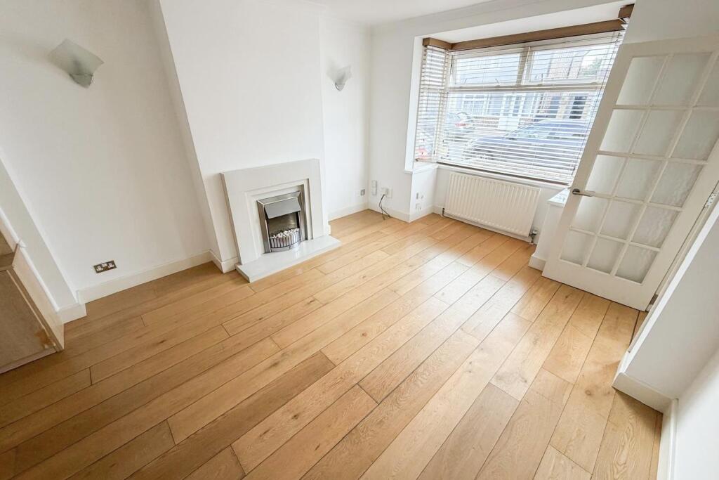 House in Twickenham - View 3