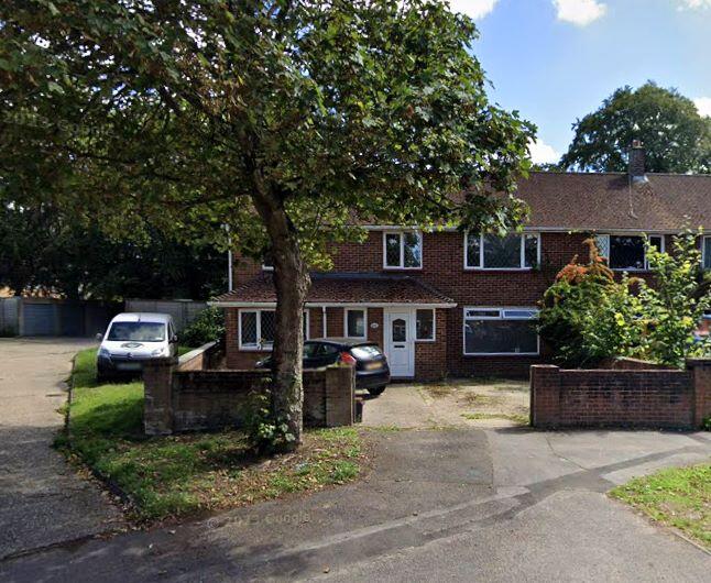 Main image of property: 18 Pinefields Close, Crowthorne, Berkshire, RG45 7PE