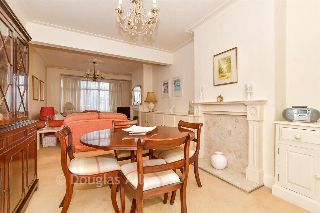House in Epping Forest, Waltham Abbey - View 3