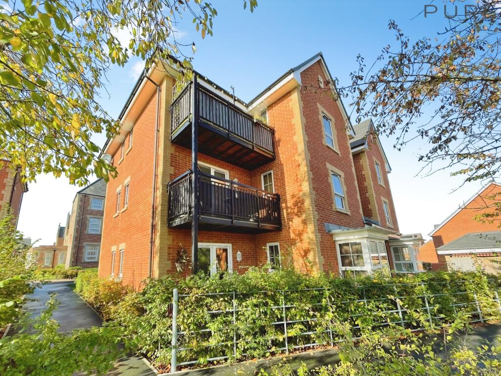 2-bed flat on Noyce Court, West End, Southampton, £94,500