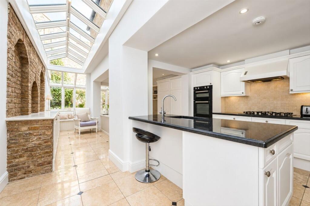 House in London, Walham Green, Fulham - View 3