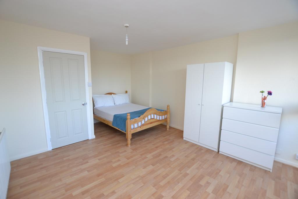 Main image of property: Knighthead Point, The Quaterdeck, London, E14 8SR