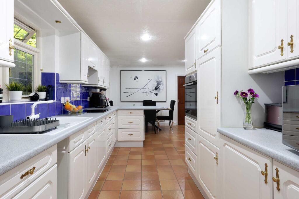 House in Hemel Hempstead - More