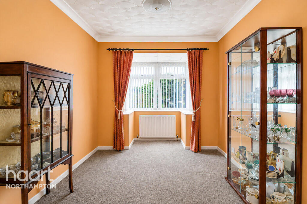 House in Northampton, West Northamptonshire - View 5