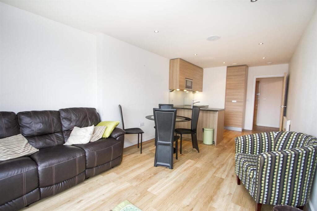 Apartment in London, Grahame Park, Colindale - View 5